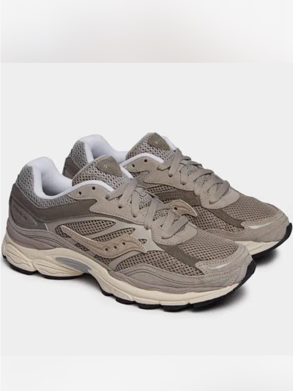 Saucony Progrid Omni 9 Premium in Gray. US men’s size 6.5, women’s size 8